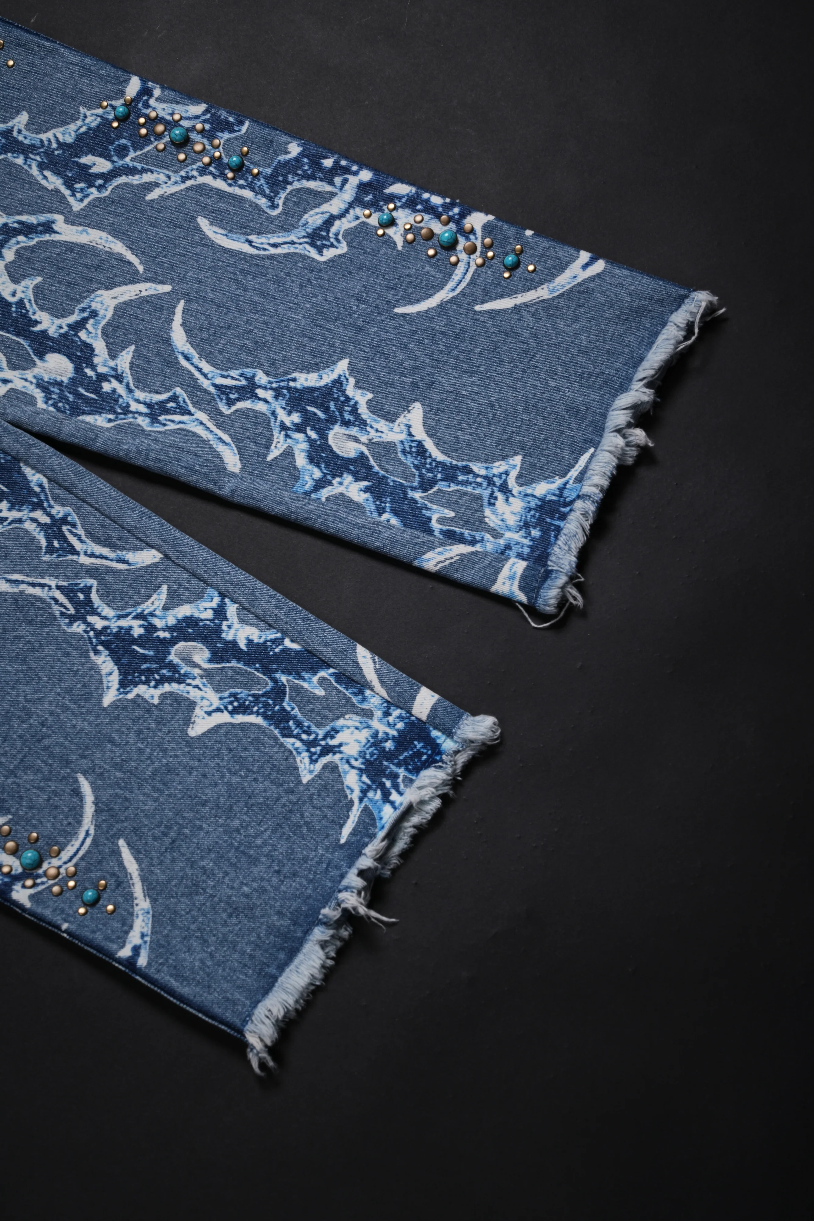 Desert Heat Raw Denim Jeans in Light Blue - Image 6