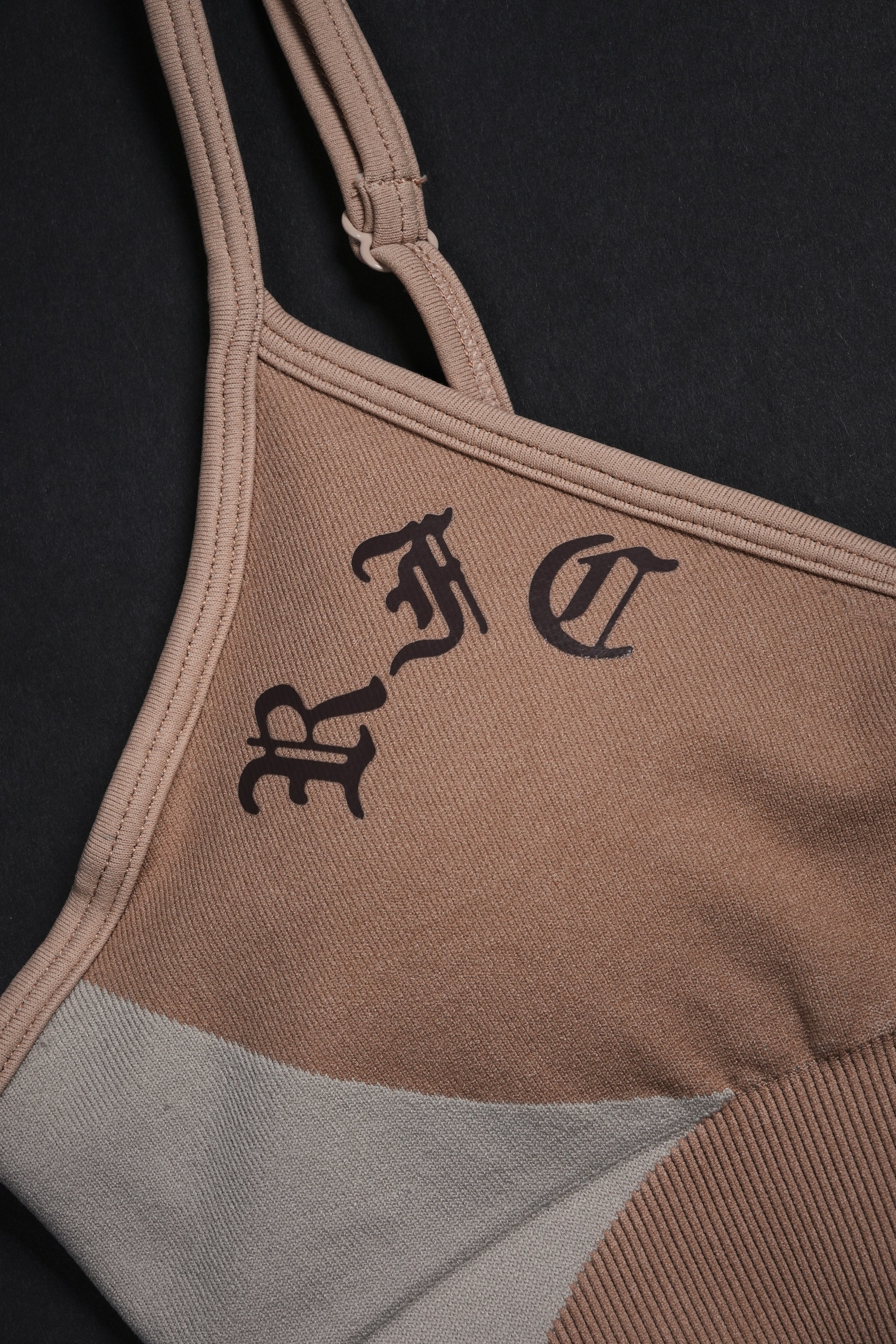 Nomad Kelly Seamless Bra in Sand & Butter - Image 4
