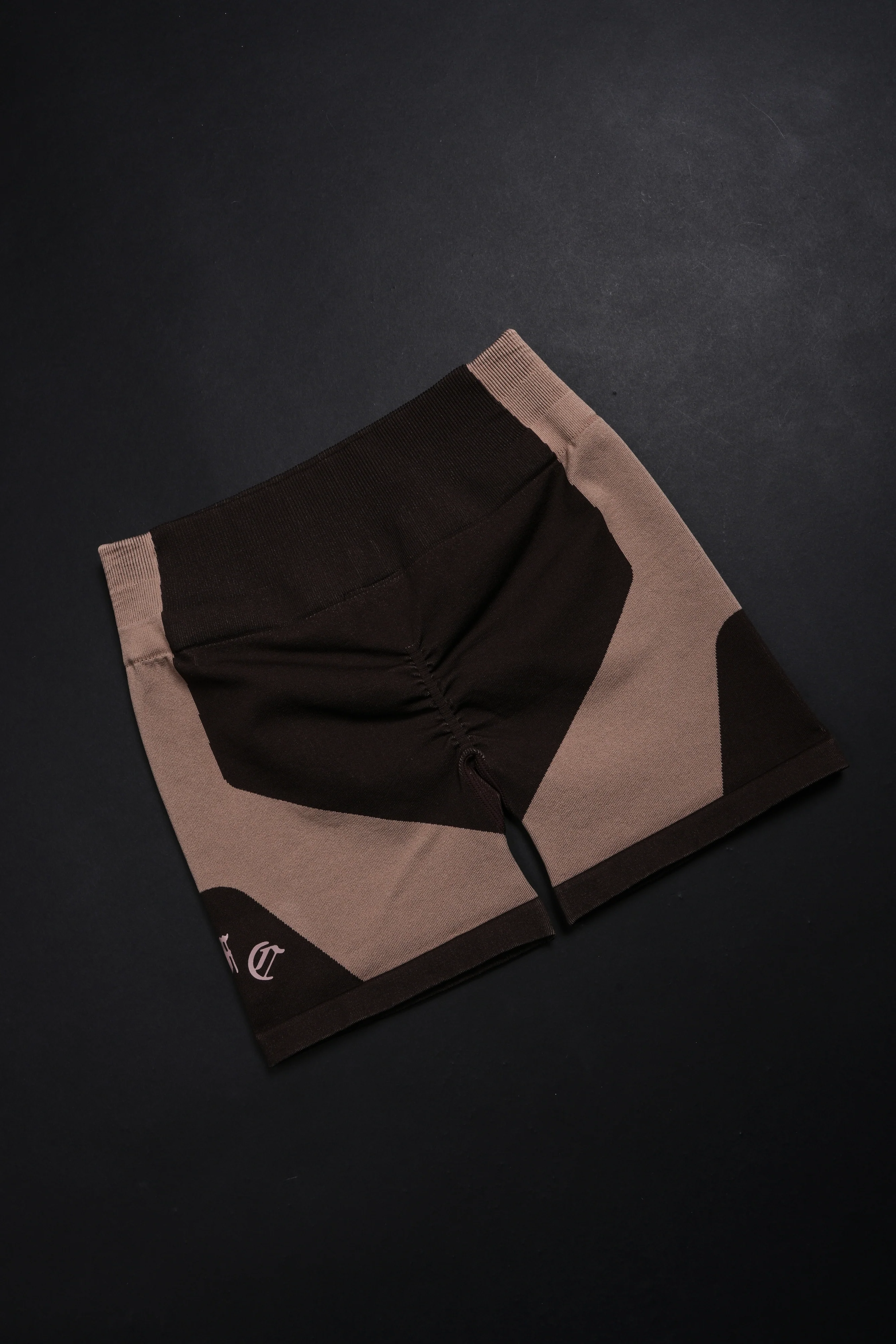 Nomad Kelly Seamless Shorts in Fudge & Sand - Image 6