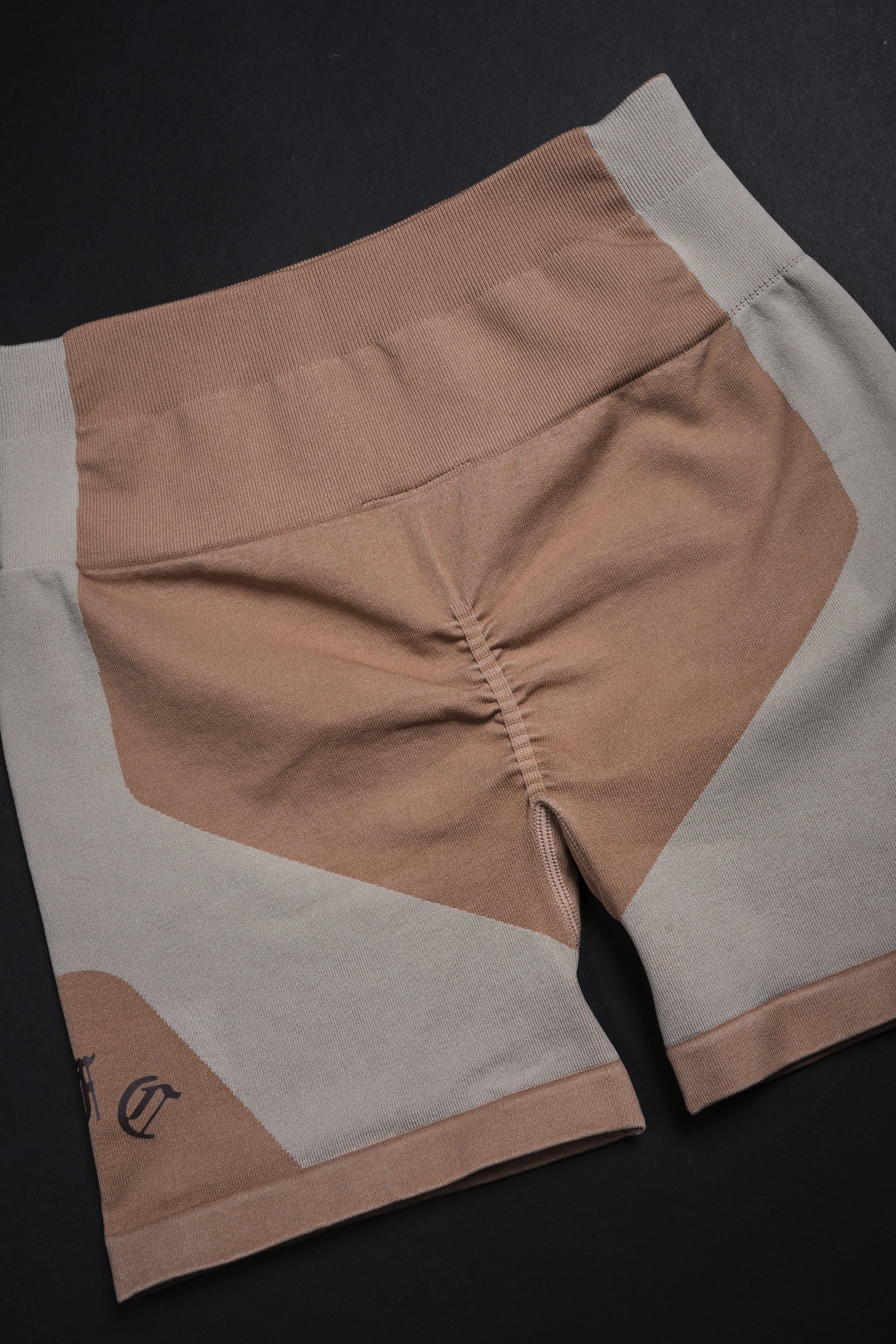 Nomad Kelly Seamless Shorts in Sand & Butter - Image 6